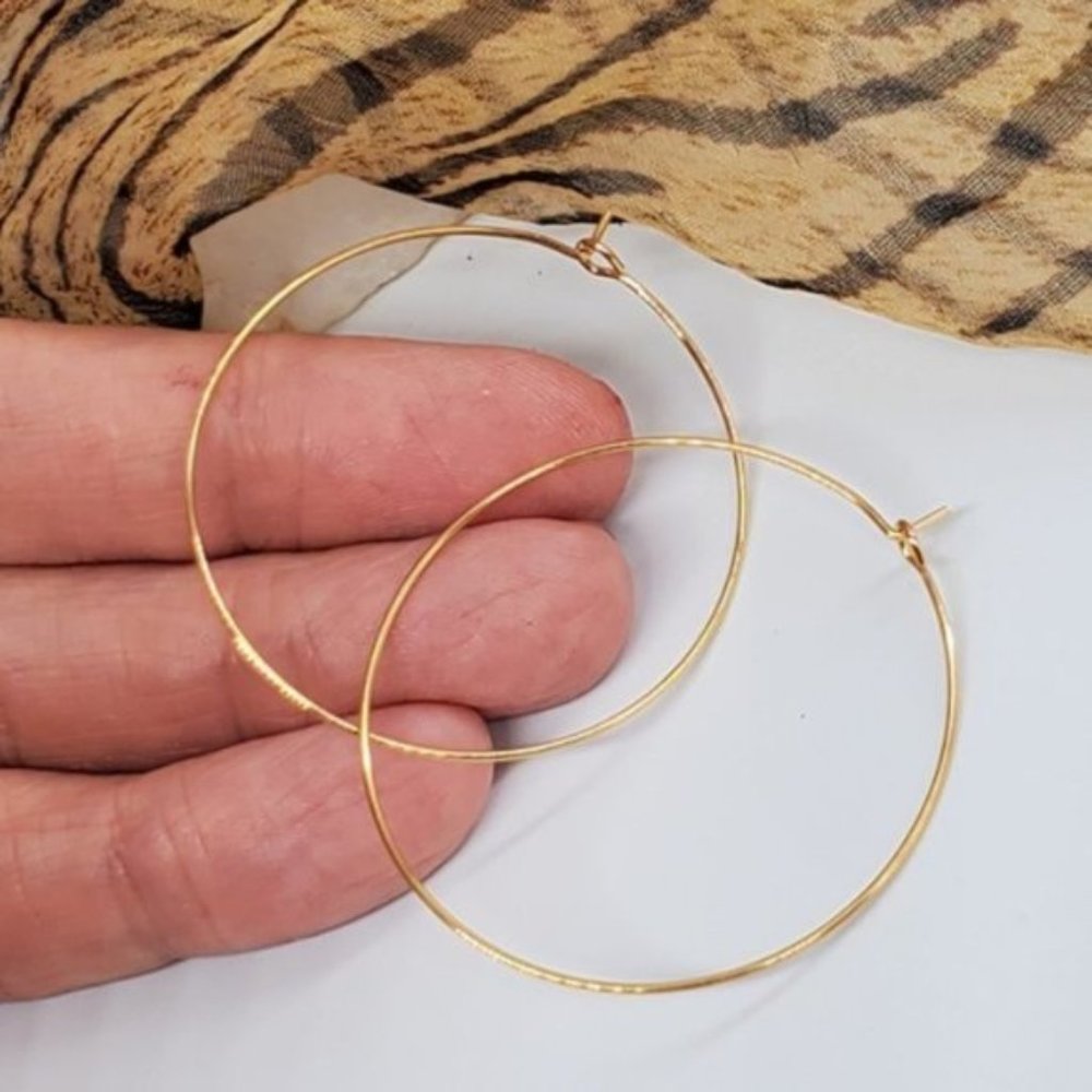 Madewell 14k Gold Thin Hoop Ear Ring Earrings - Picture 4 of 4